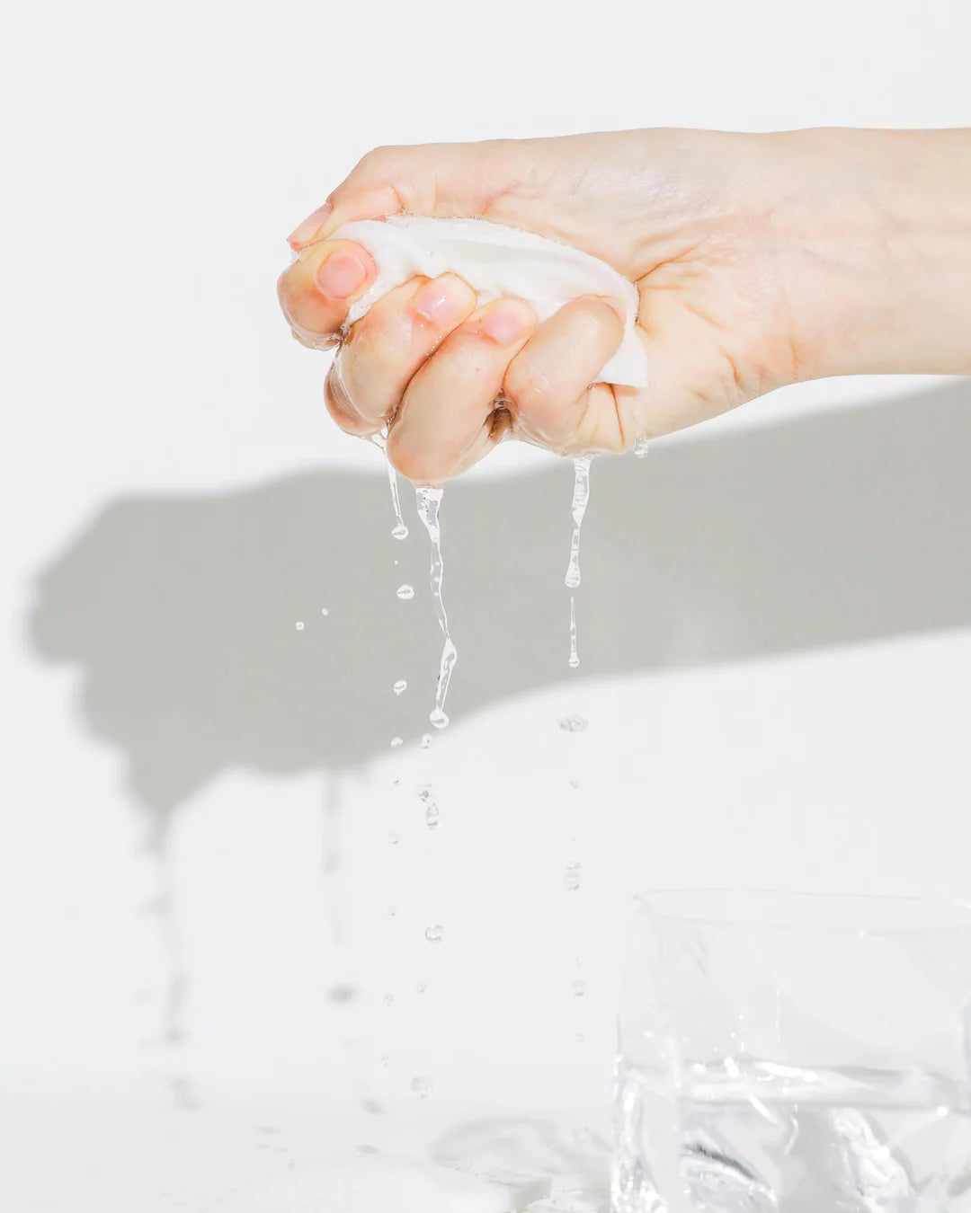 JIWOOGAE Heartleaf BHA Peeling Pad (Pads exfoliantes calmantes con BHA y Heartleaf) - Koelleza Store